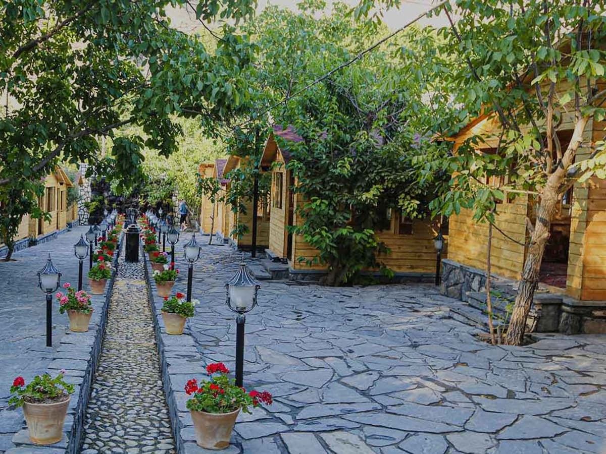 باغ‌رستوران شاخه نبات