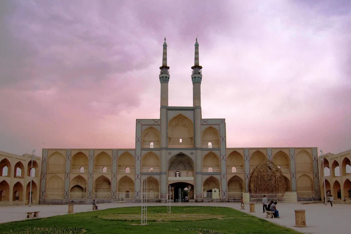 تصویر تجربه سفر به یزد