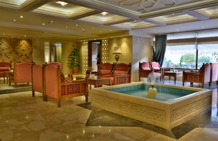 کافه هتل زندیه شیراز