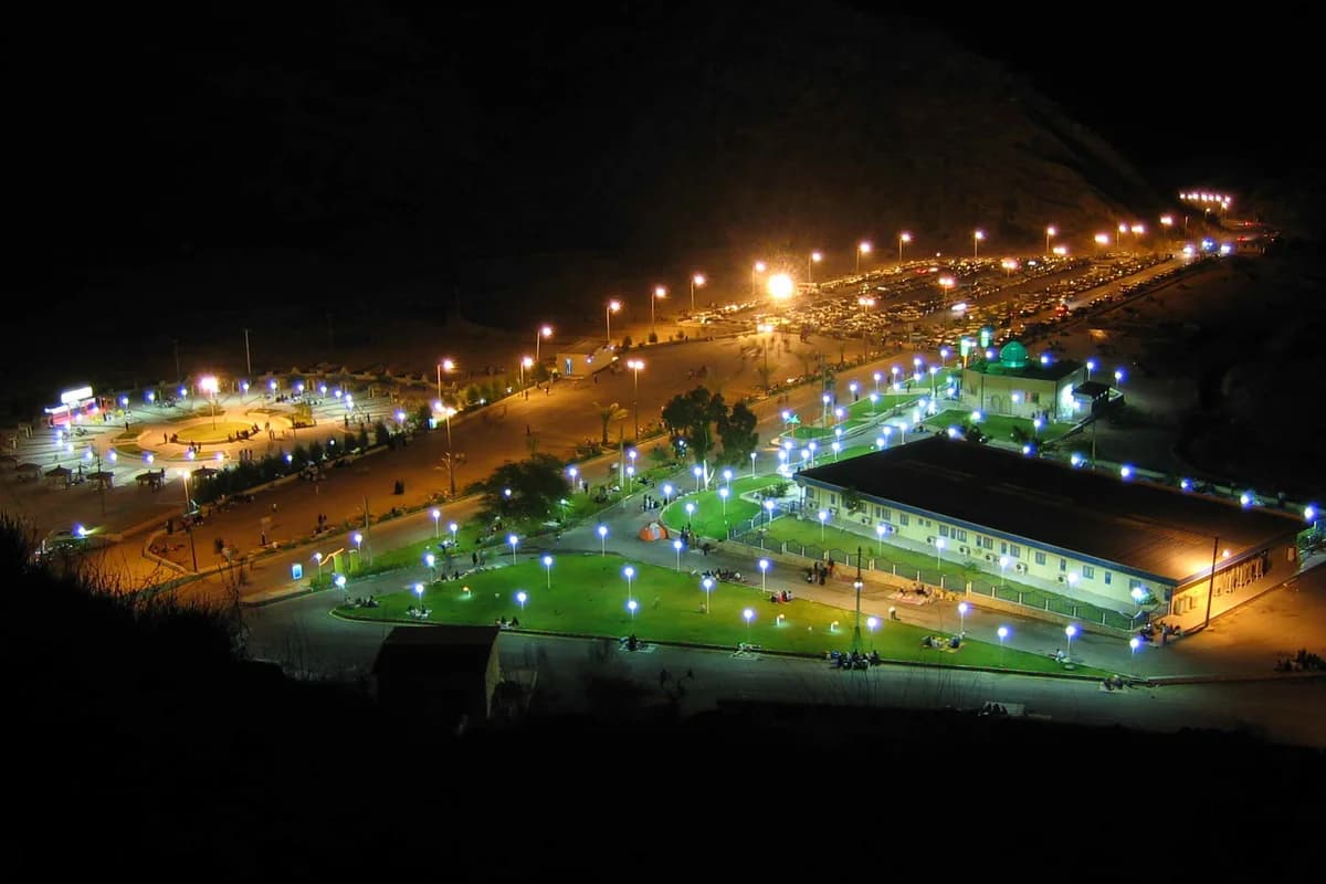 چشمه آبگرم گنو